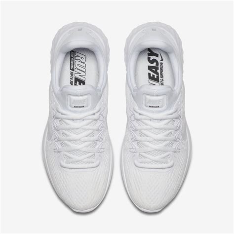 White gym shoes. Things To Know About White gym shoes. 